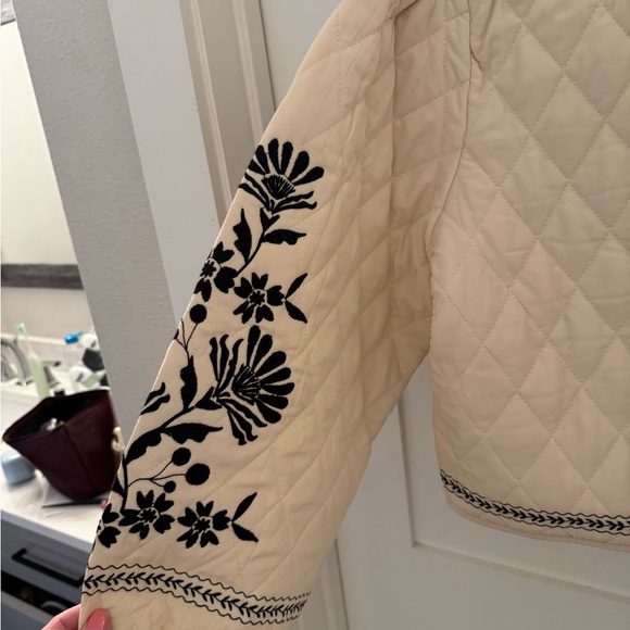 Cream Quilted Jacket with Black Floral Embroidery NWT - Picture 6 of 6